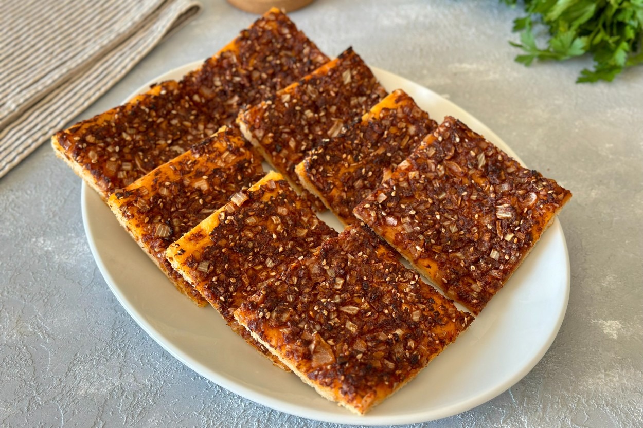 Baharatların Aromasıyla: Soğanlı Biberli Ekmek