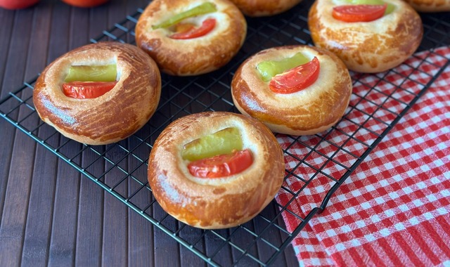 Kahvaltıya Yakışır: Domatesli Açma