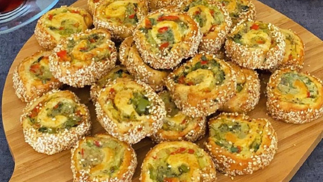 Çay Saatlerinin Yeni Favorisi: Haşlanmış Patatesli Rulo Poğaça