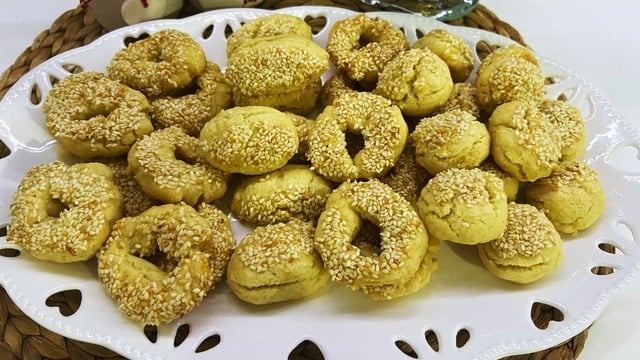 Çay Keyfine: Kolay Tuzlu Susamlı Kurabiye
