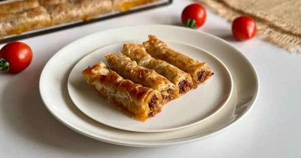 baklavalik-yufkadan-kiymali-borek-asama6