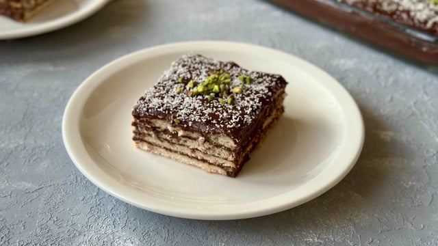 En Kolay Pasta: Kremalı Bisküvi Pastası