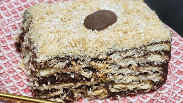 Nostaljik Lezzet: Klasik Bisküvili Pasta