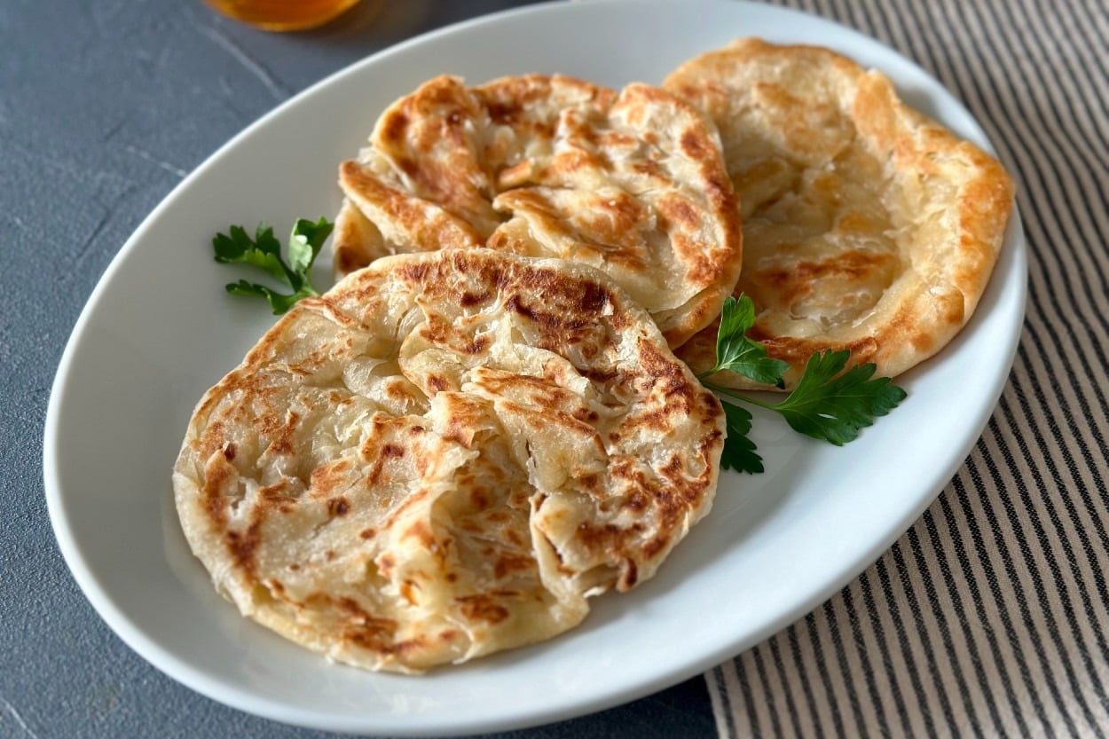 Malezya Usulü Yağlı Ekmek: Roti Canai