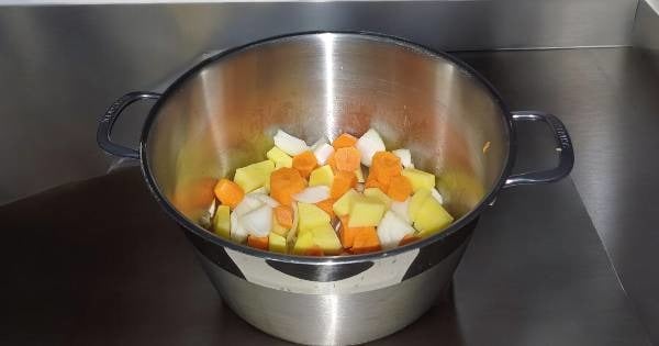 kemik-suyuna-mercimek-corbasi-asama1