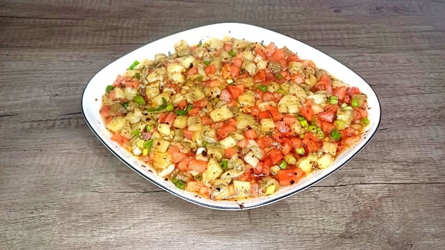 İştah Açar: Sarımsaklı Patlıcan Salatası