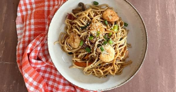 karidesli-noodle-asama5