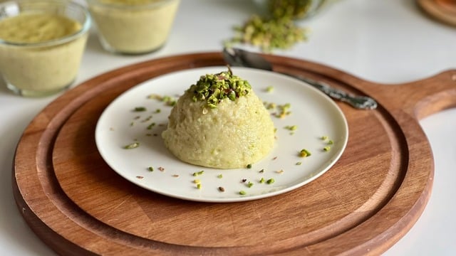 Lezzetin İncisi: Fıstıklı İrmik Tatlısı