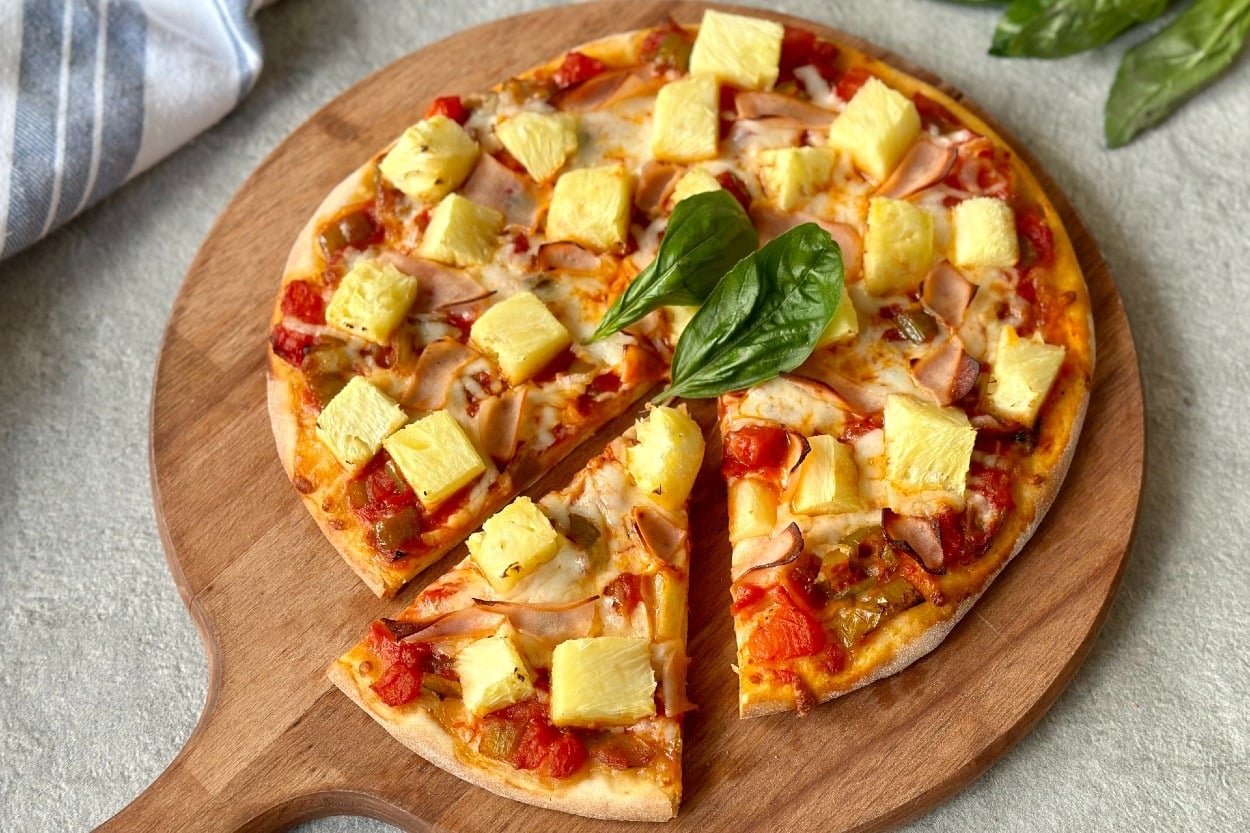 Seveni Çok: Ananaslı Pizza (Hawaiian Pizza)