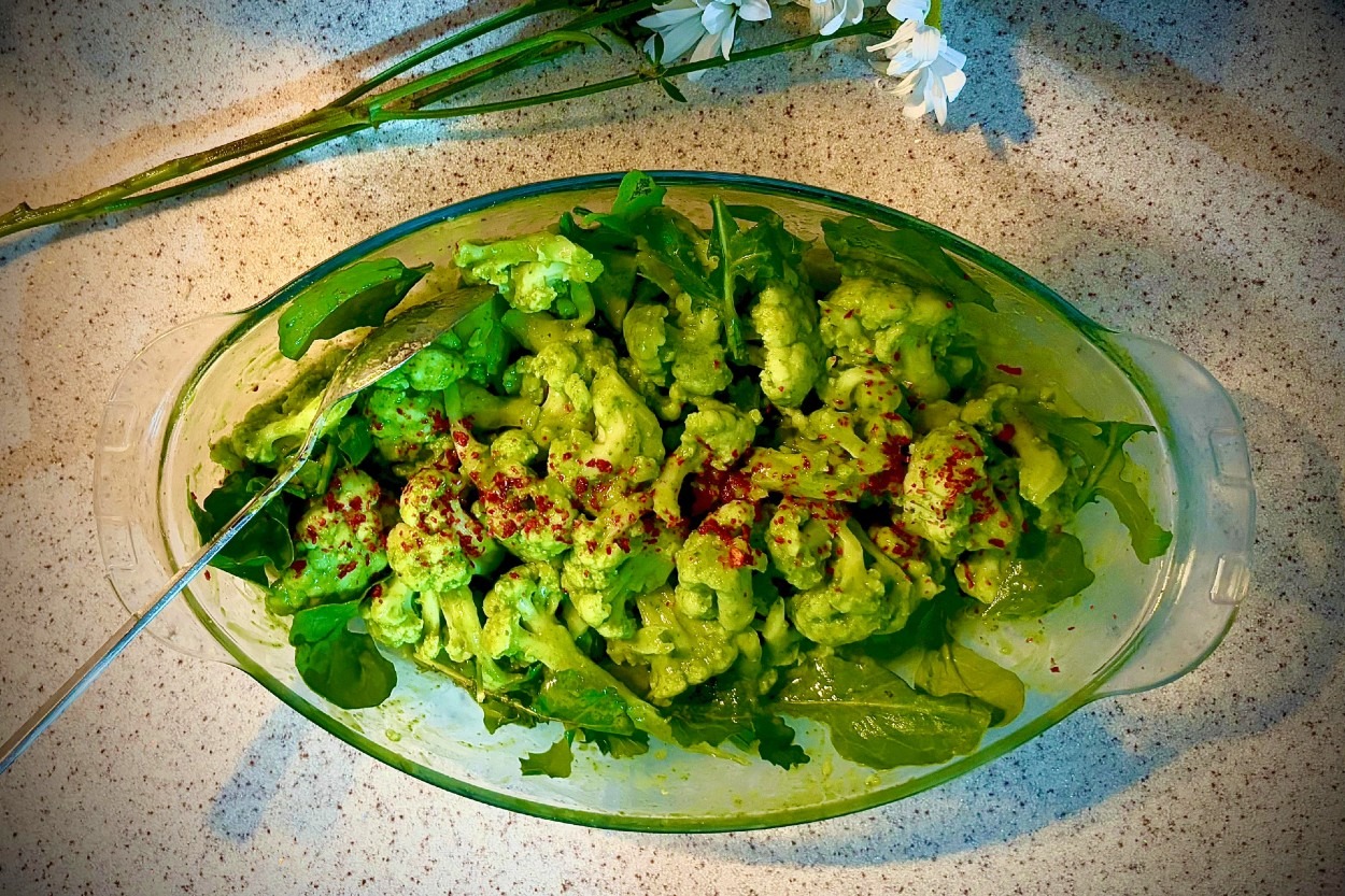 Yeşil Yeşil: Roka Soslu Karnabahar Salatası