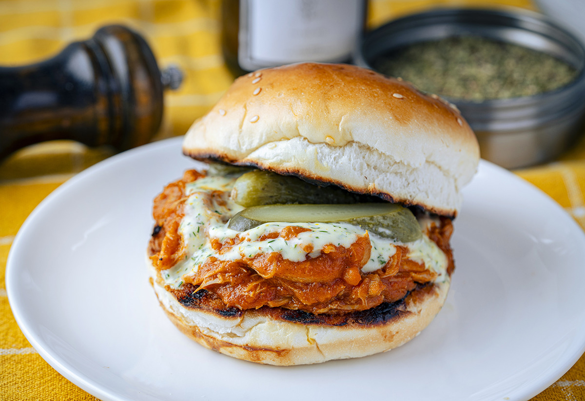 Yumuşacık, Sulu Sulu: Tiftik Tavuk Burger Tarifi
