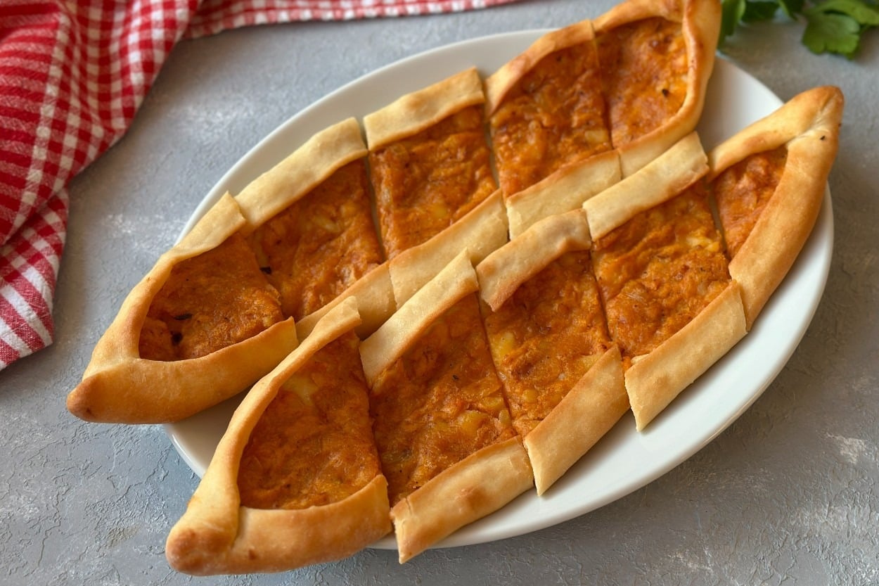 Tereyağı Kokusuyla: Patatesli Pide