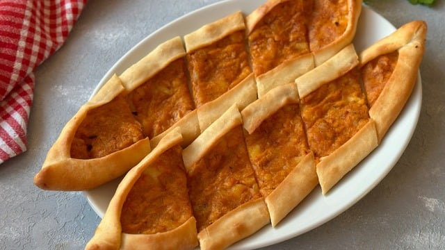Tereyağı Kokusuyla: Patatesli Pide
