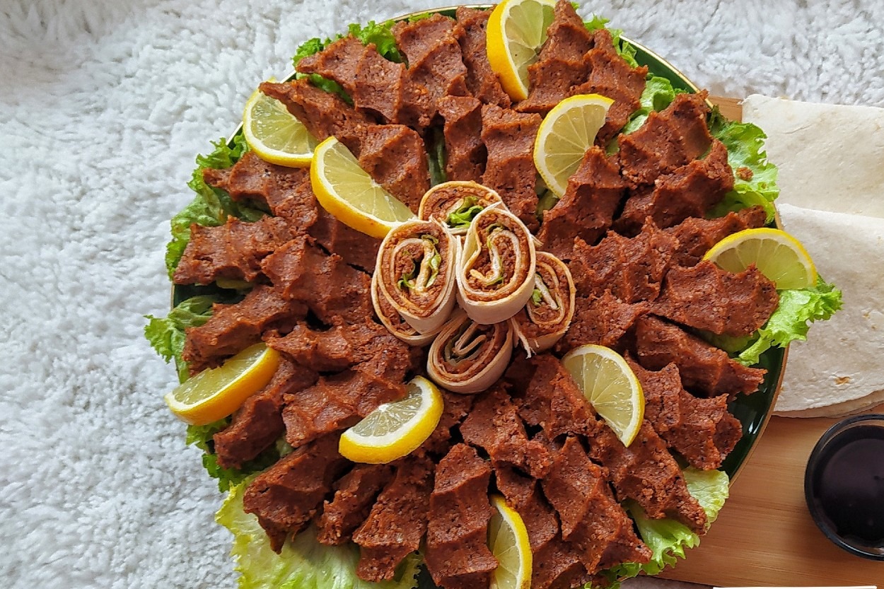 Etsiz: Acılı Ev Yapımı Çiğ Köfte 