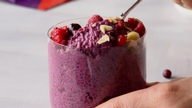 Hafif ve Pratik: Orman Meyveli Fit Tatlı