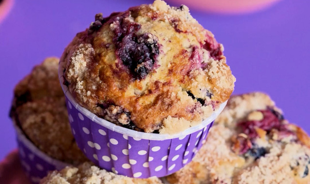 Orman Meyvesi Dolu: Pratik Very Berry Muffin