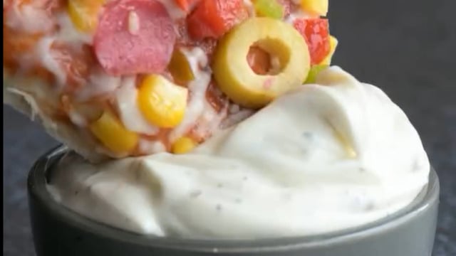 Pizzalar Mutlu: Labneli Pizza Sosu