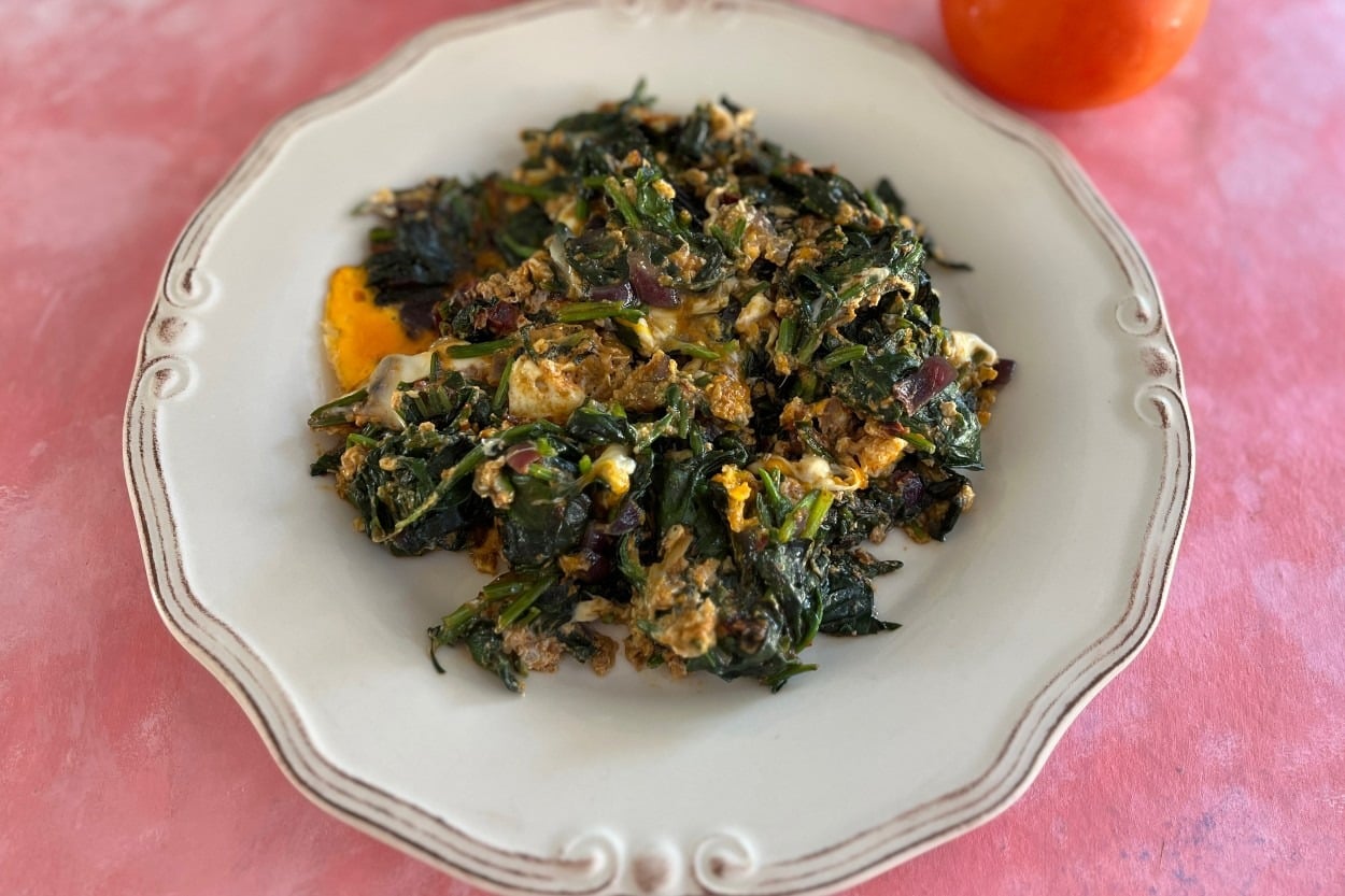 Besleyici ve Lezzetli: Yumurtalı Ispanak Kavurması