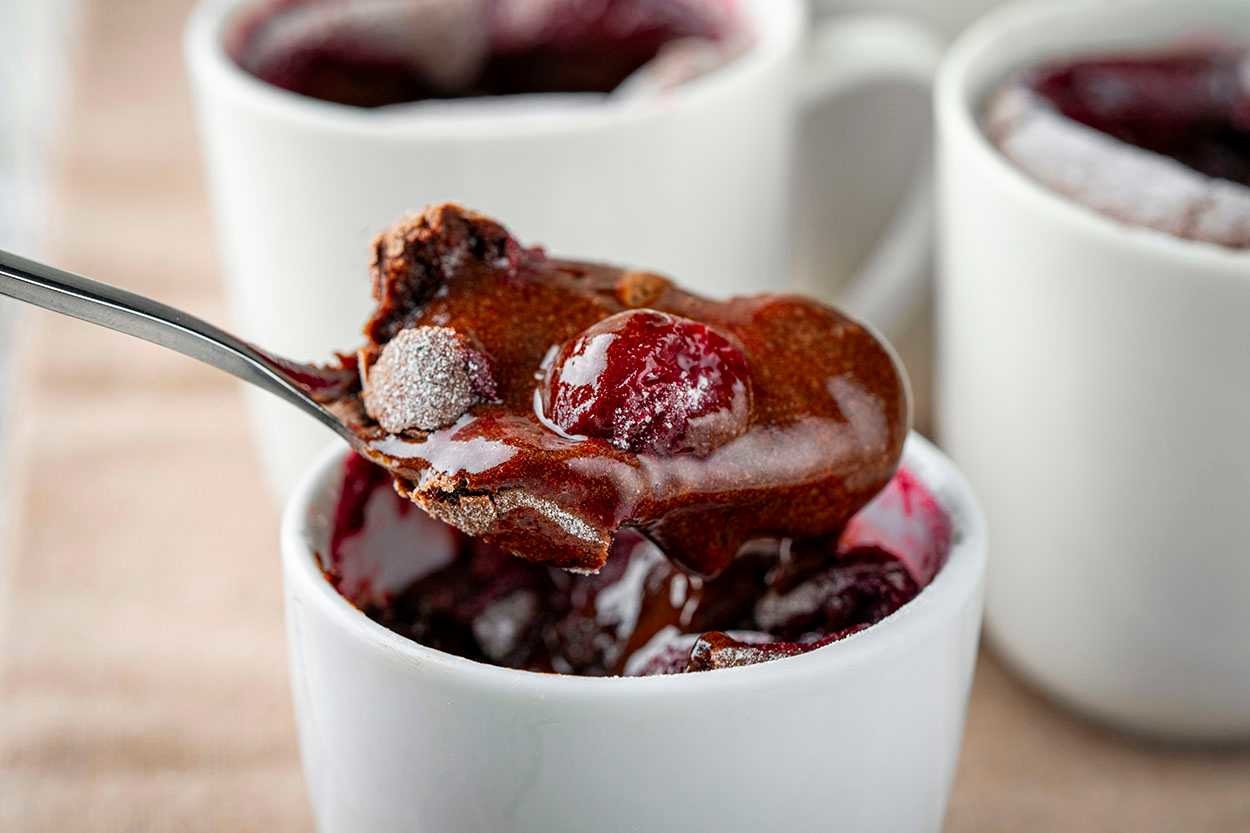 Tüm Kalpleri Çalar: Vişneli Brownie Sufle