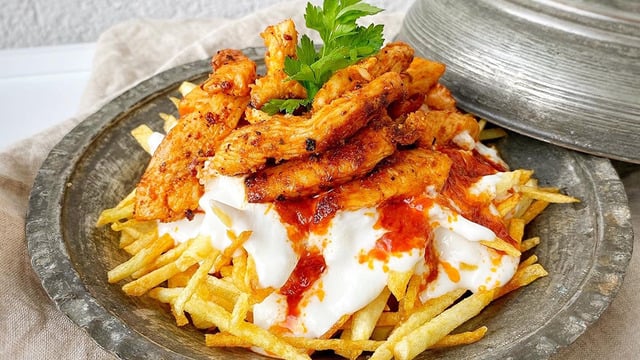 Parmak Yedirten Türden: Pratik Tavuklu Çökertme Kebabı