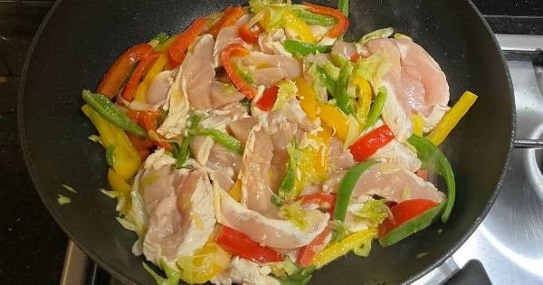 tavuklu-soya-soslu-pirinc-cubuklari-asama2