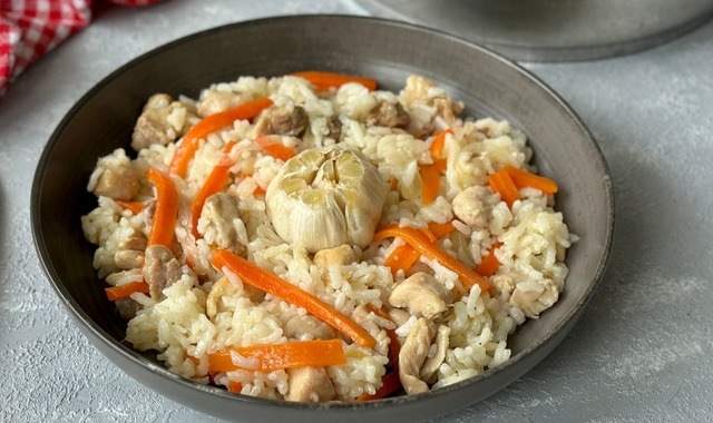 Böylesi de Çok Güzel: Tavuklu Özbek Pilavı
