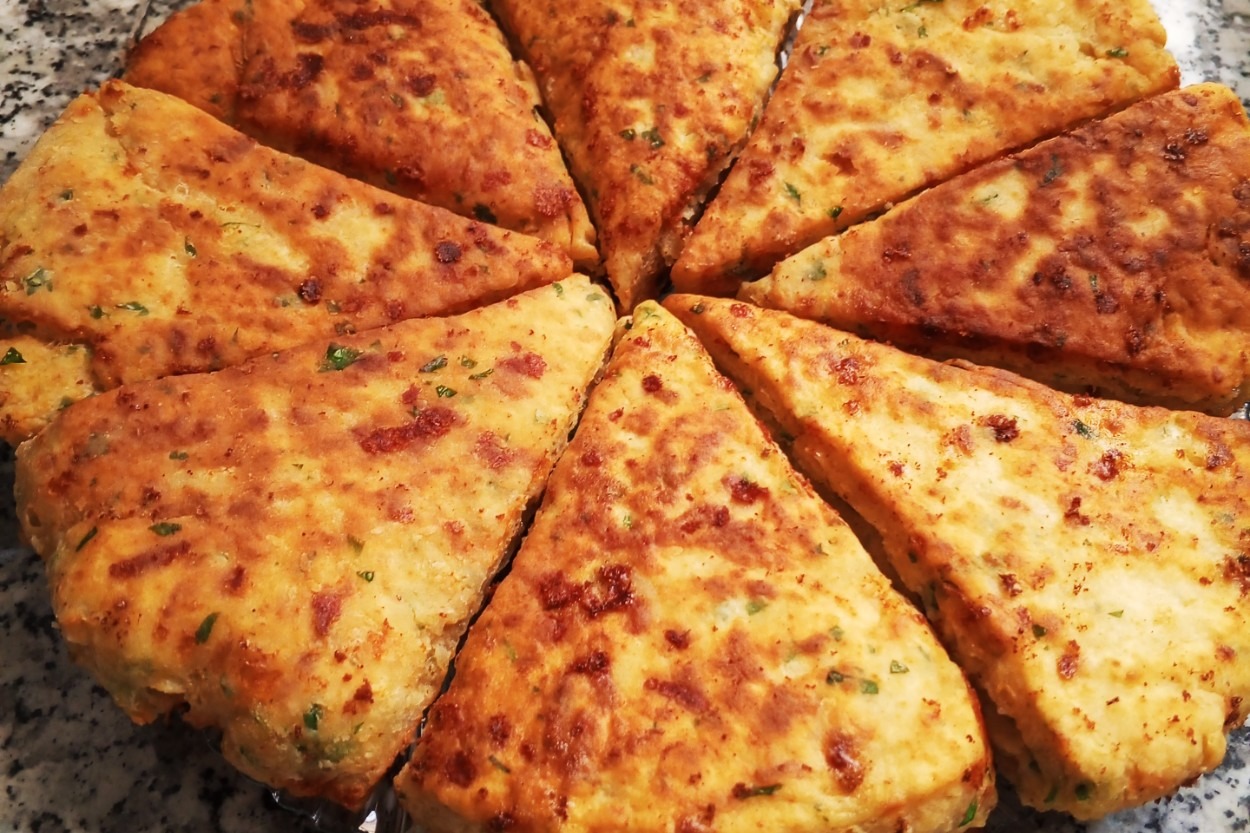 Yapımı Kolay: Peynirli Kahvaltı Pizzası 