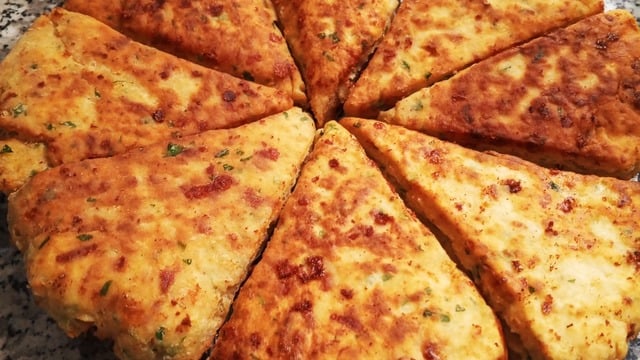 Yapımı Kolay: Peynirli Kahvaltı Pizzası 