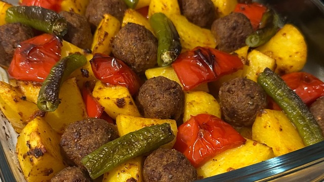 Doyurucu: Sebzeli Fırın Köfte
