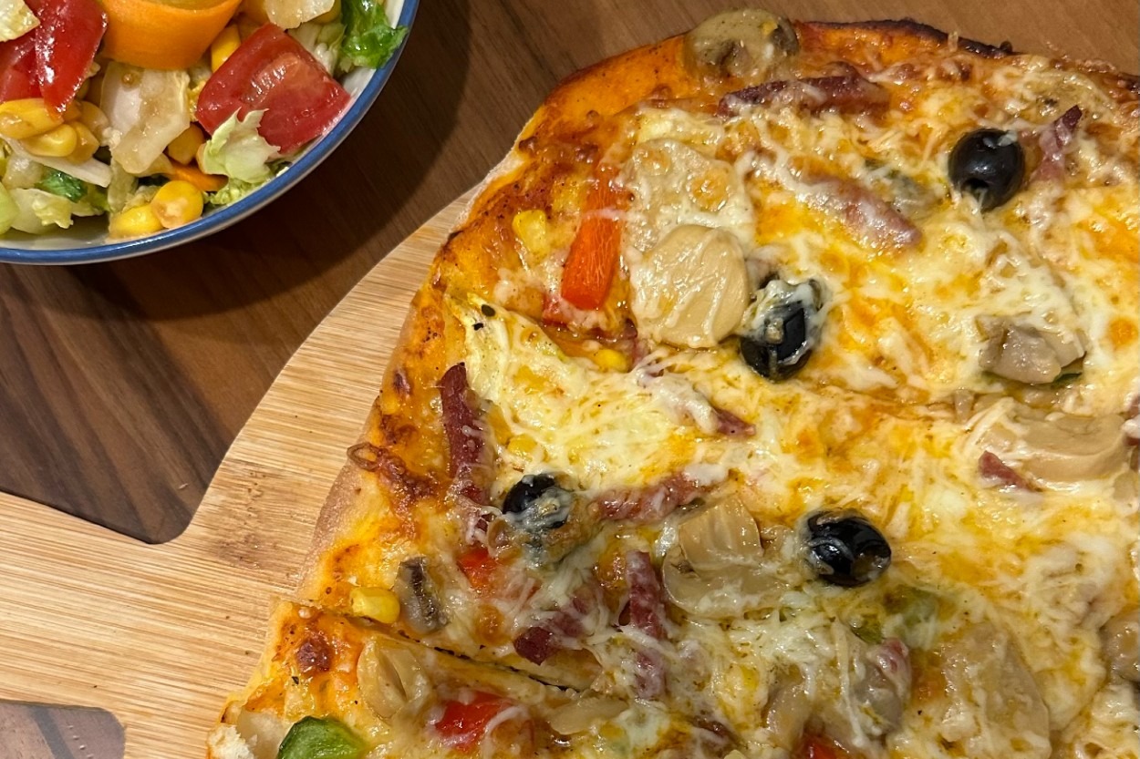 Hazırı Gibi: Evde Karışık Pizza