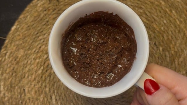 1 Dakikada Hazır: Fıstık Ezmeli Kakaolu Mug Kek 