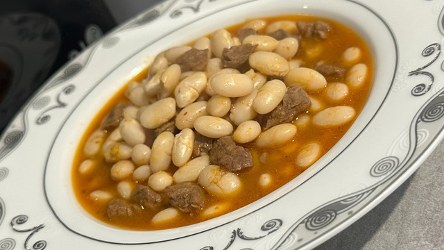 Aroması Bol: Sarımsaklı Etli Kuru Fasulye