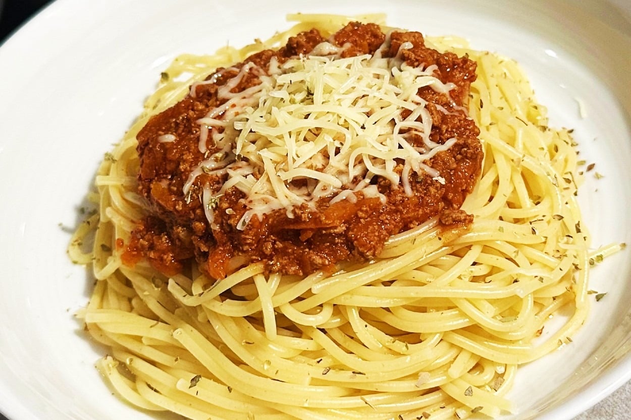 İtalyan Esintili: Ev Yapımı Bolonez Soslu Spagetti
