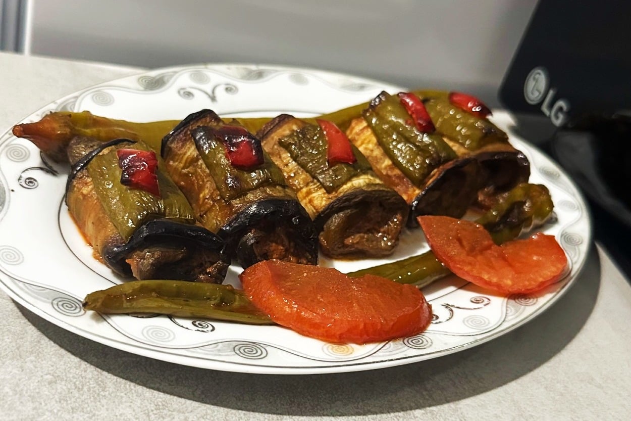 Özel Sofralara: Fırında Kıymalı Patlıcan Sarma