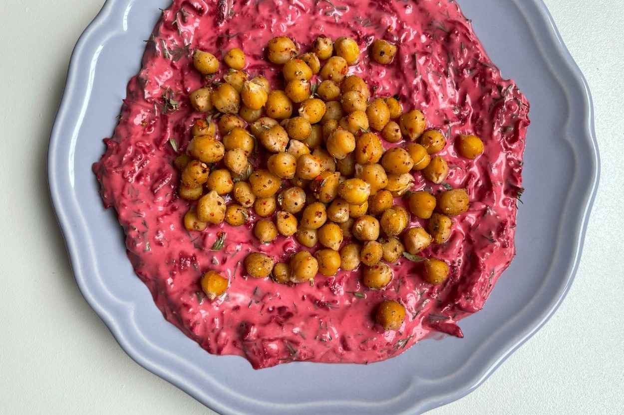Rengarenk Uyum: Kırmızı Pancarlı Nohutlu Meze