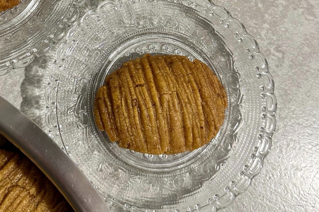 Ağızda Dağılır: Tahinli Bıçak Tatlısı 