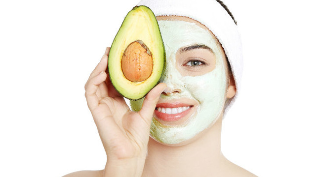 Vitaminini Kabuğunda Bırakmayıp Cildinize Taşıyan C Vitaminli Maskeler