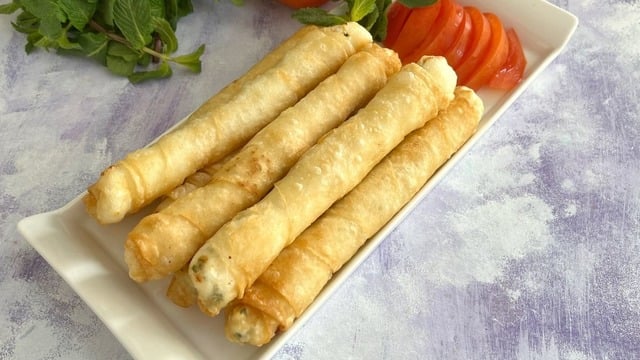 İçi Peynir Dolu: Parmak Börek