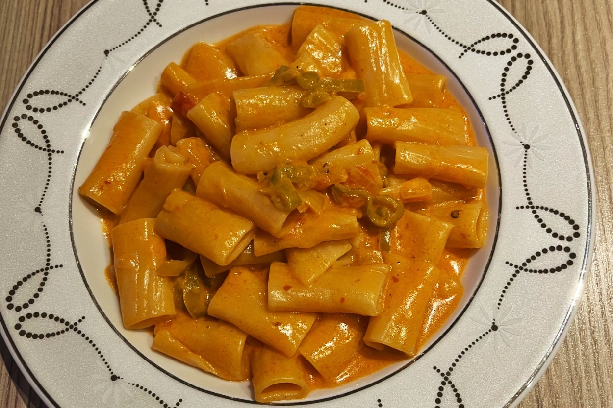 Kremalı Üstelik: Sebzeli Demleme Makarna 