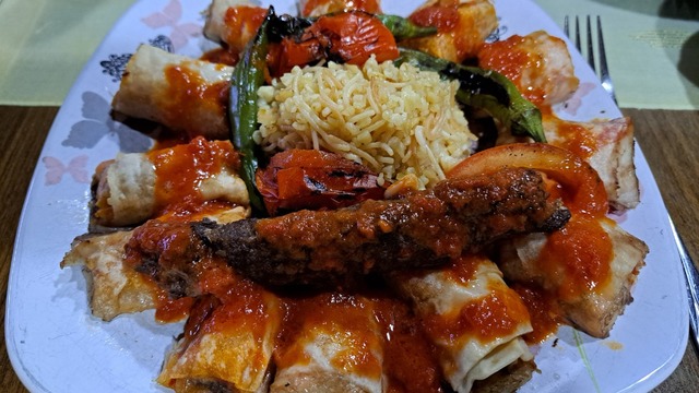 Kebapçı Lezzetinde: Hazır Yufkadan Beyti Kebabı