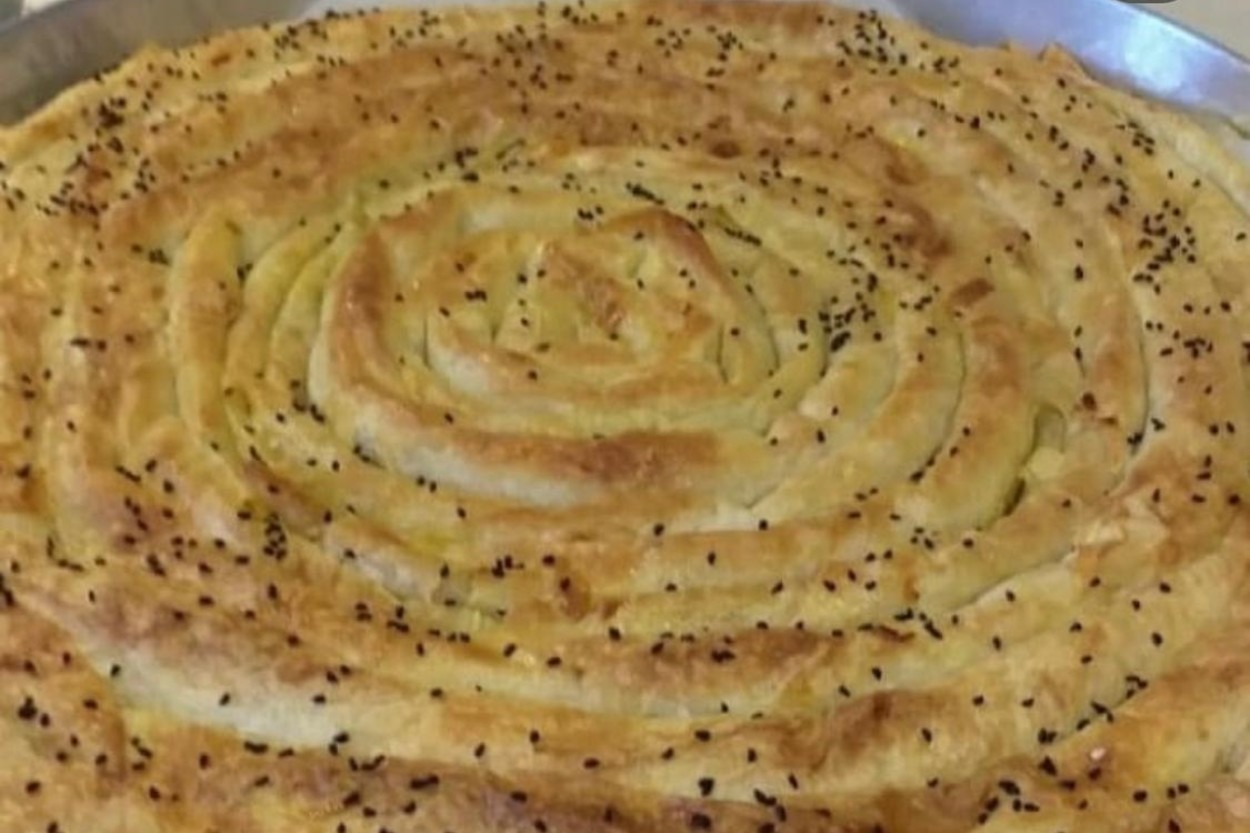 Peyniri de Var: Pırasalı Rulo Börek