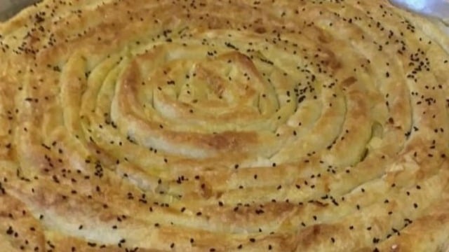Peyniri de Var: Pırasalı Rulo Börek