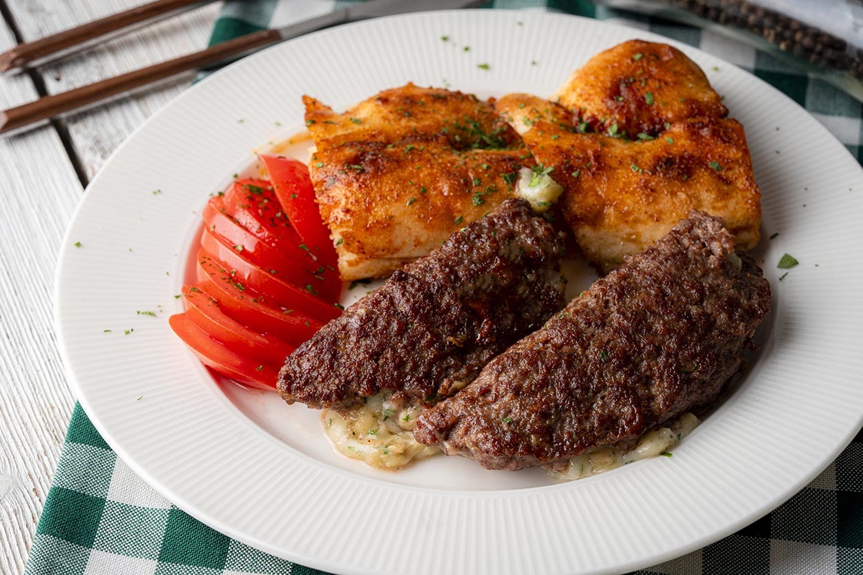 Akışkan Lezzet: Patlıcanlı Kaşarlı Köfte