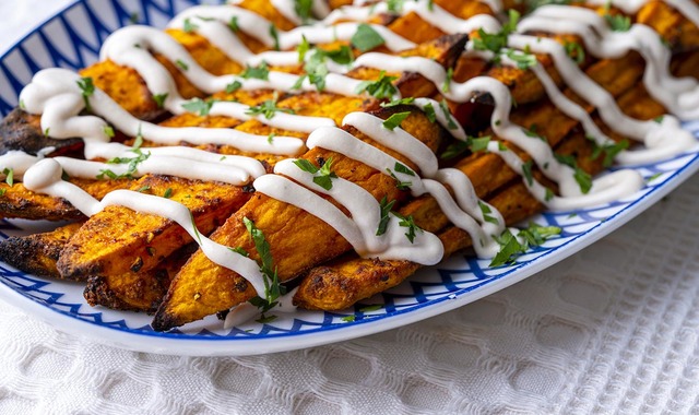Bol Baharatlı: Tahin Soslu Tatlı Patates