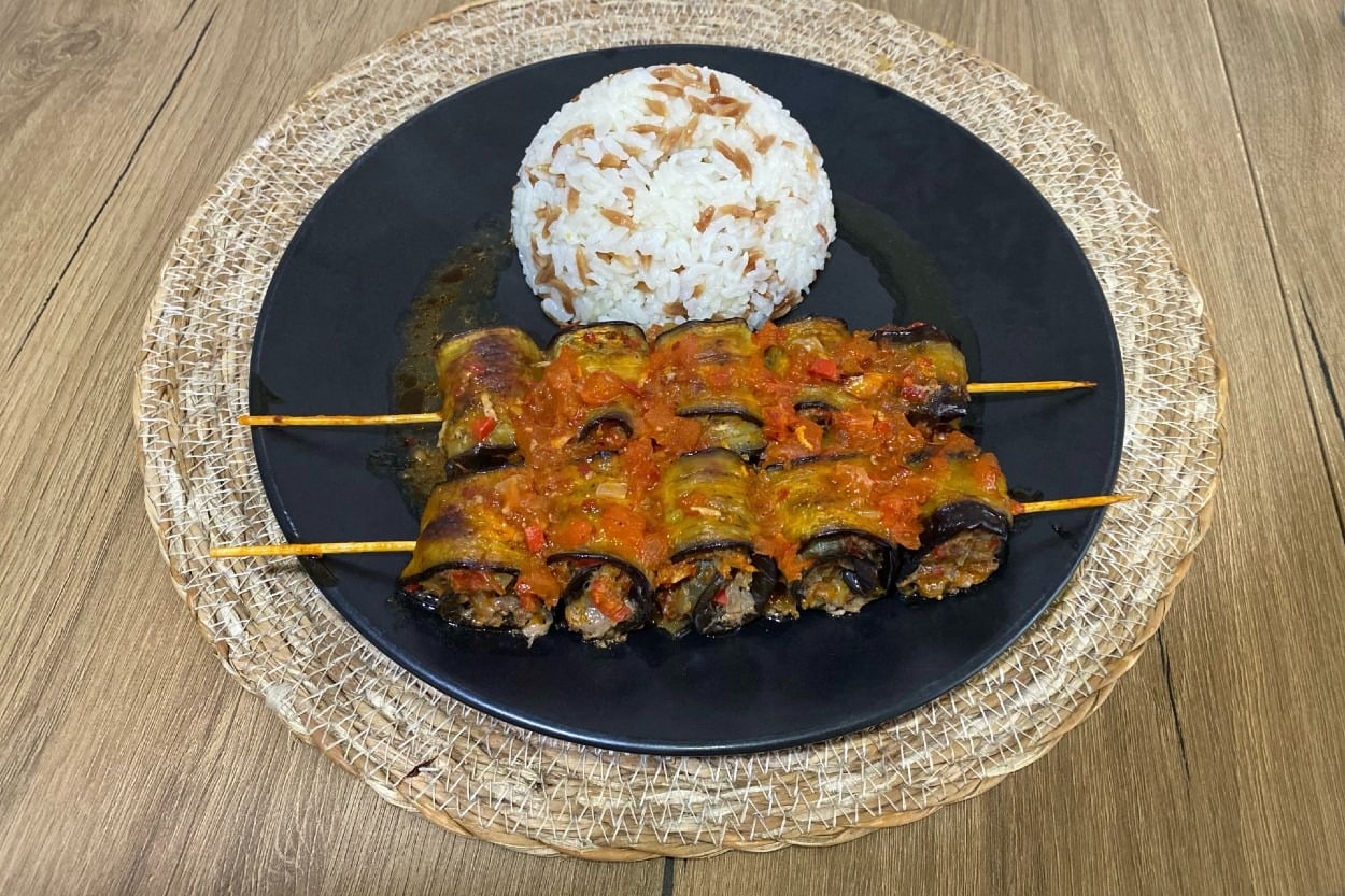 Sırrı Sosunda: Fırında Patlıcan Sarma