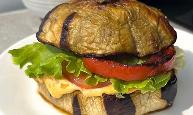 Diyete Uygun: Ekmeksiz Patlıcan Burger