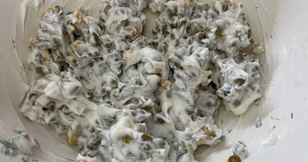 yogurtlu-bezelye-salatasi-asama3