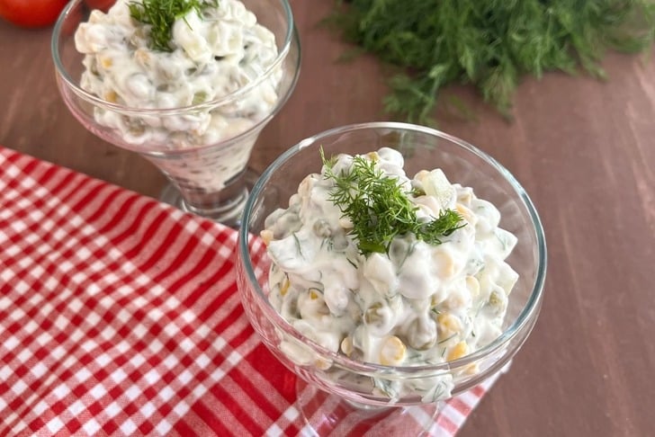 yogurtlu-bezelye-salatasi-tarifi