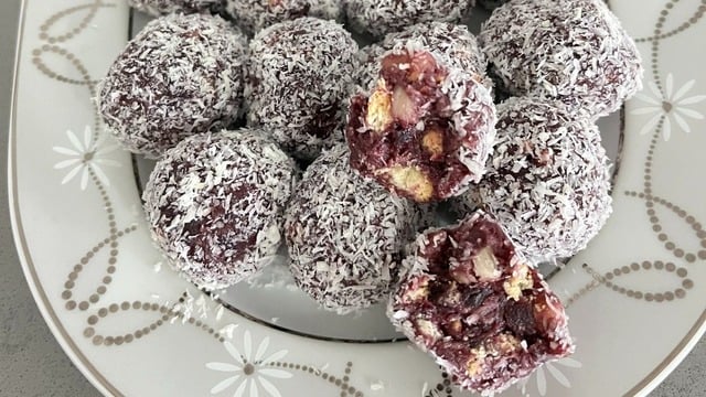 Lokum Tadında: Mor Havuçlu Lokmalık Atom