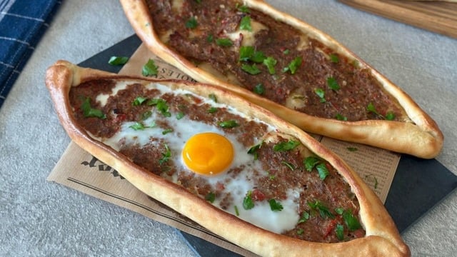 Çıtır Çıtır: Kıymalı Yumurtalı Pide